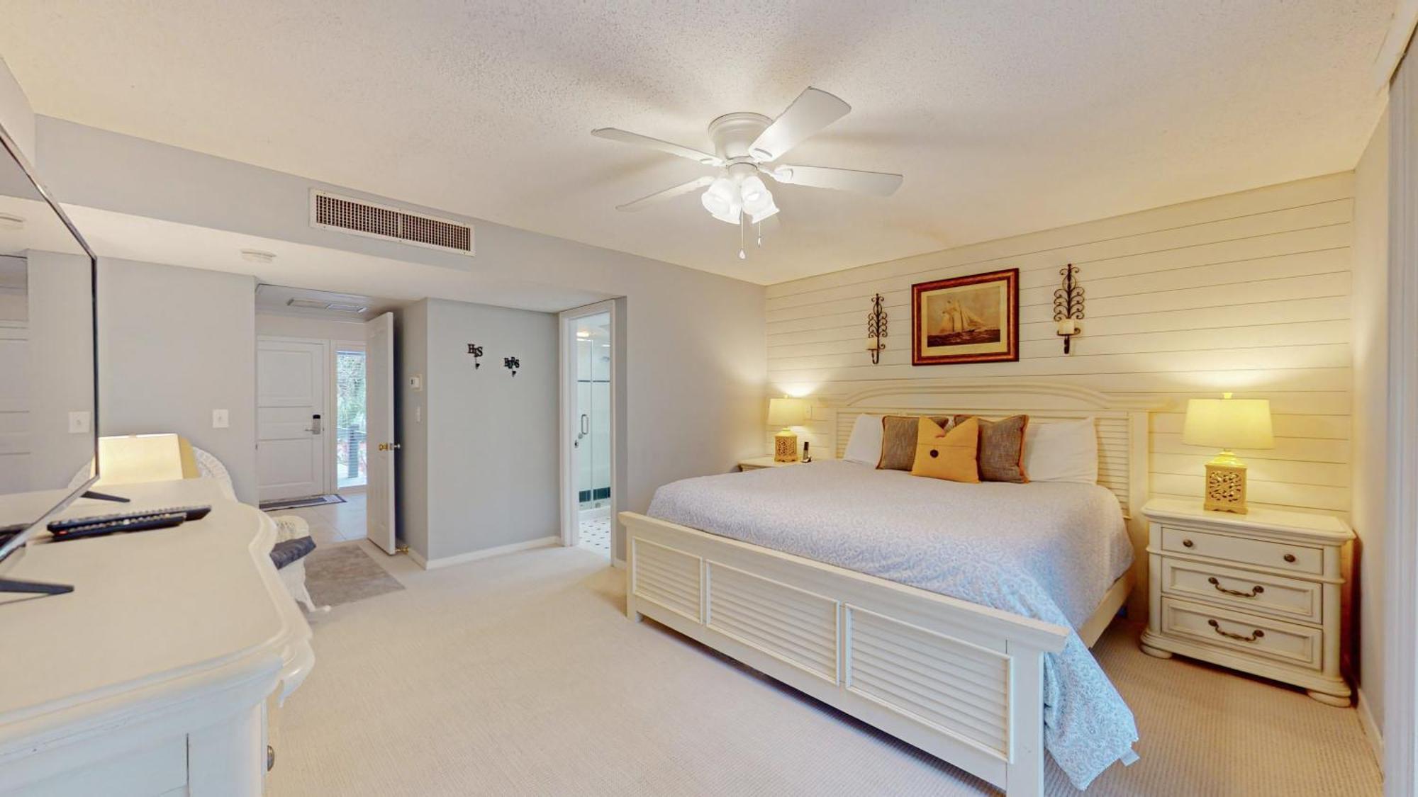 11 Hickory Cove *