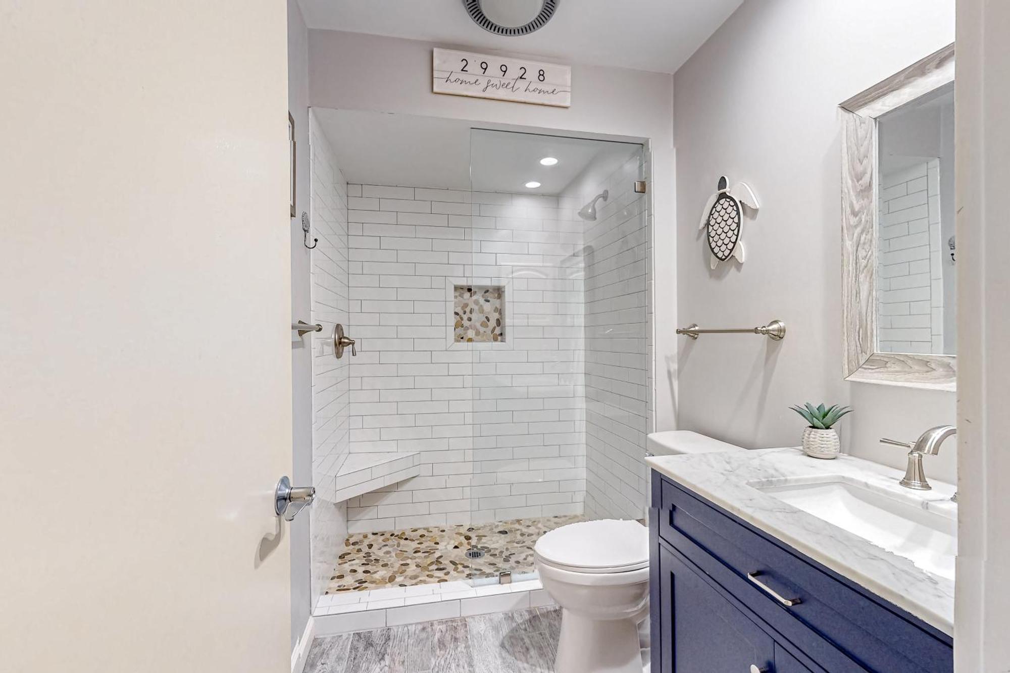 Apartment Windward Village 109