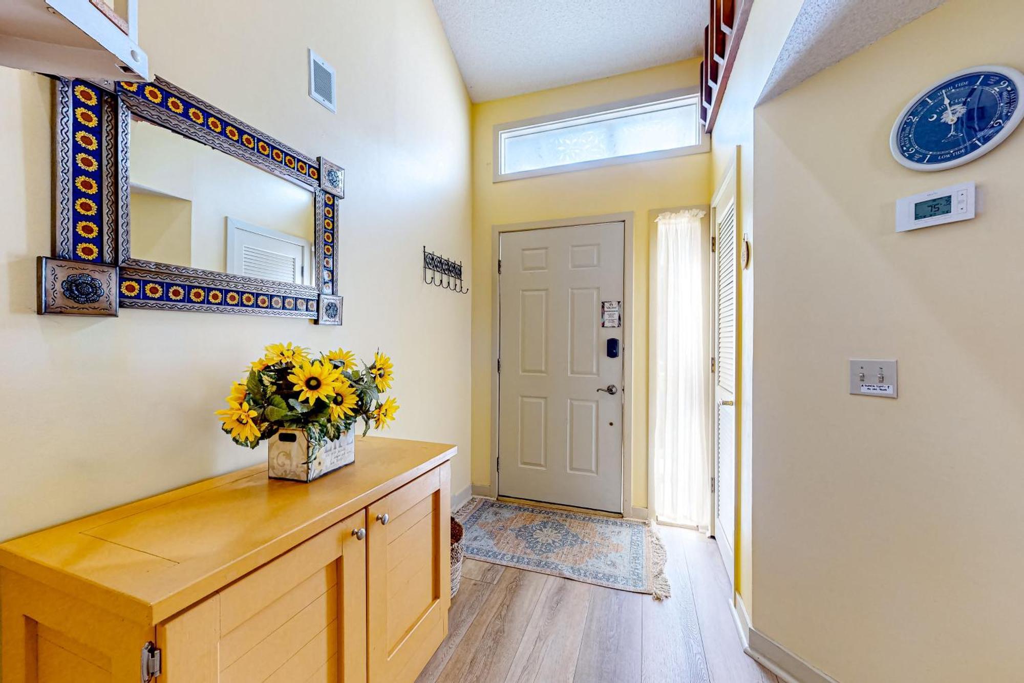 Apartment Windward Village 109