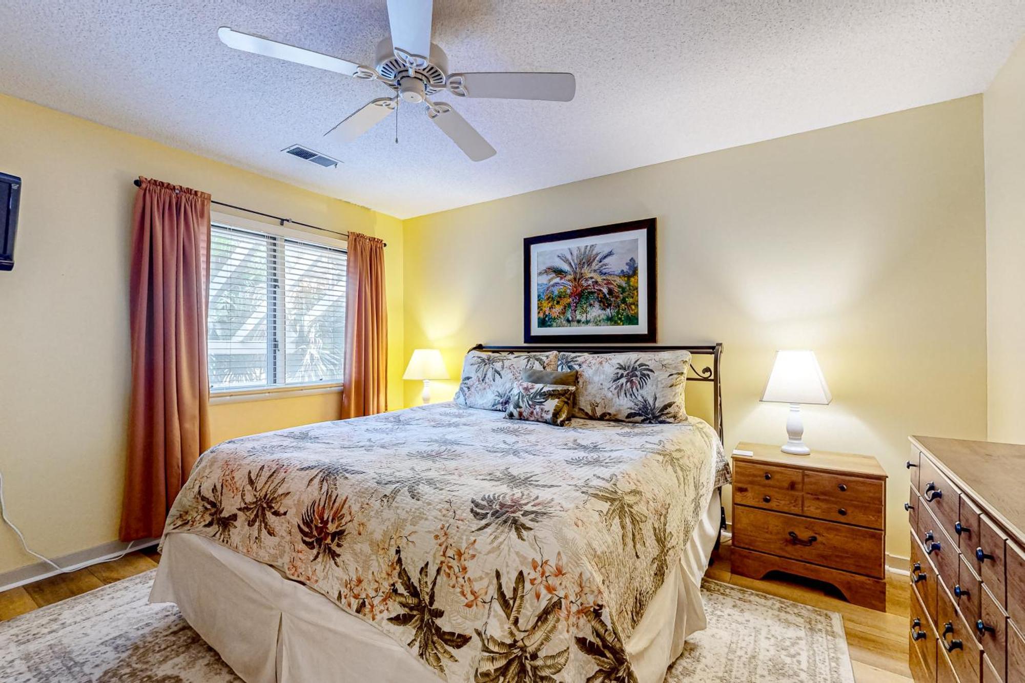 Apartment Windward Village 109