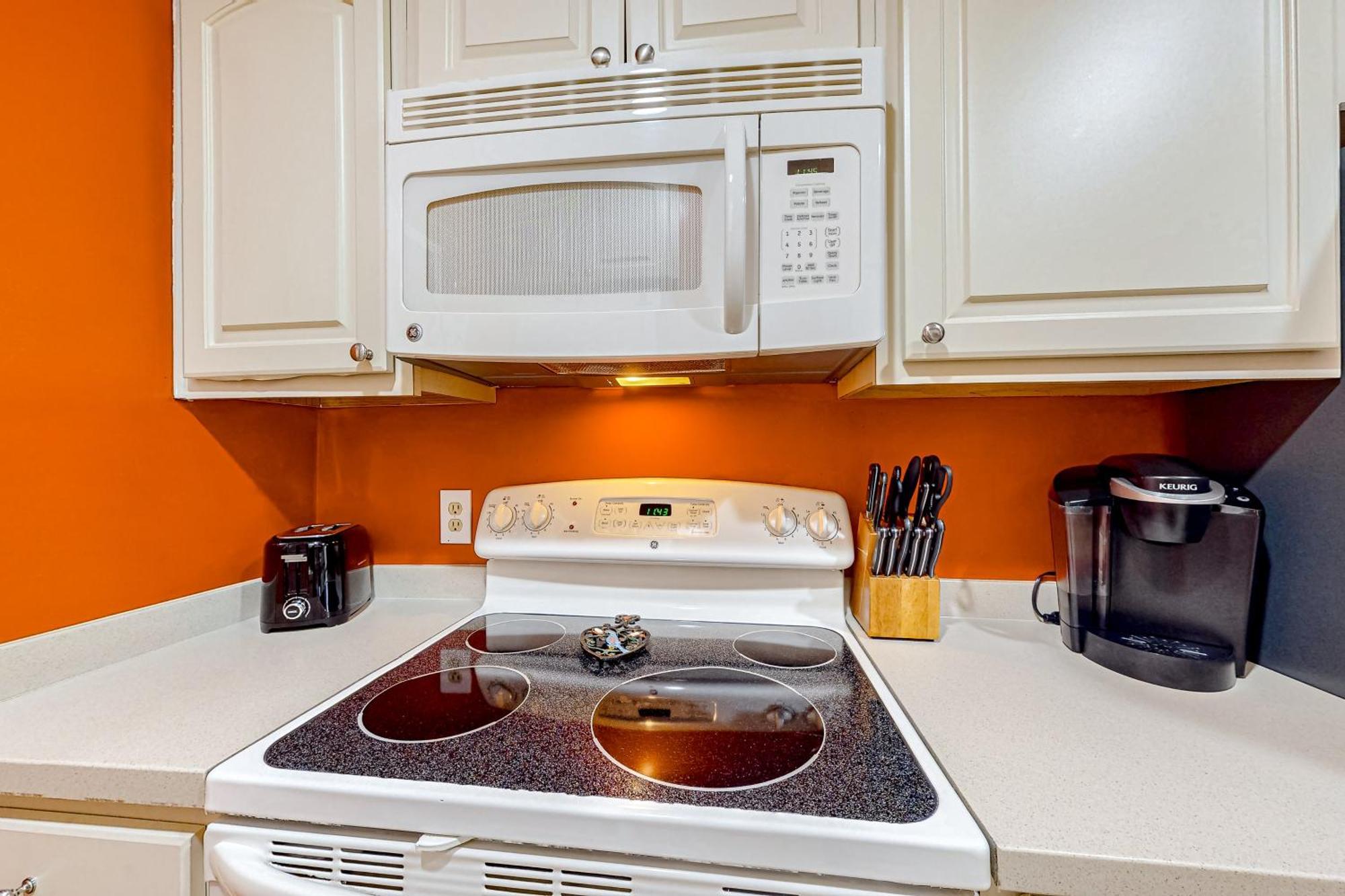 Apartment Windward Village 109
