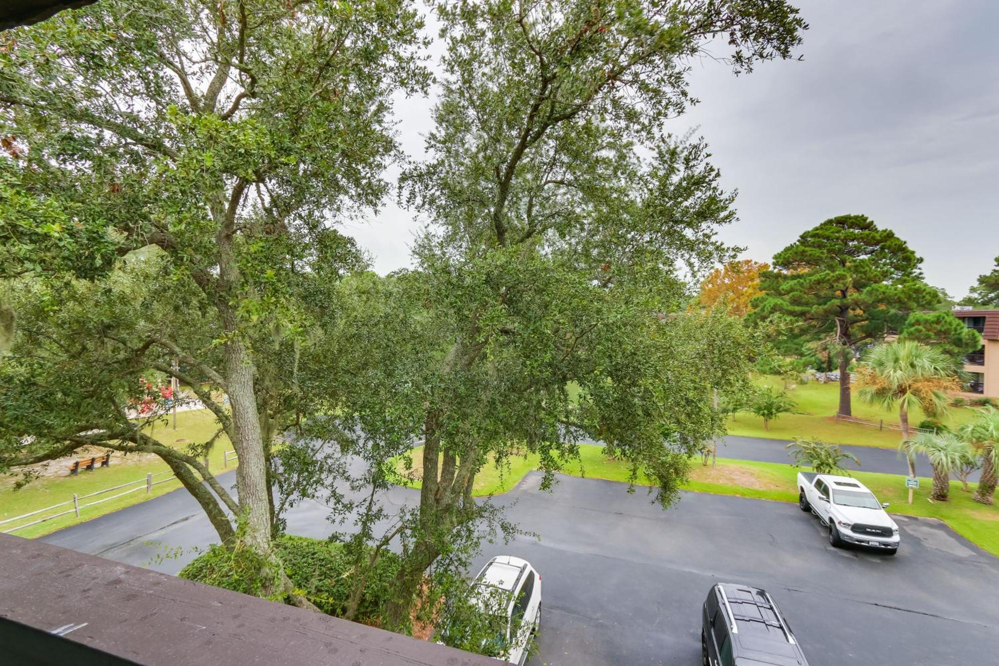 Hilton Head With Balcony And Pool, Walk To * Hilton Head Island