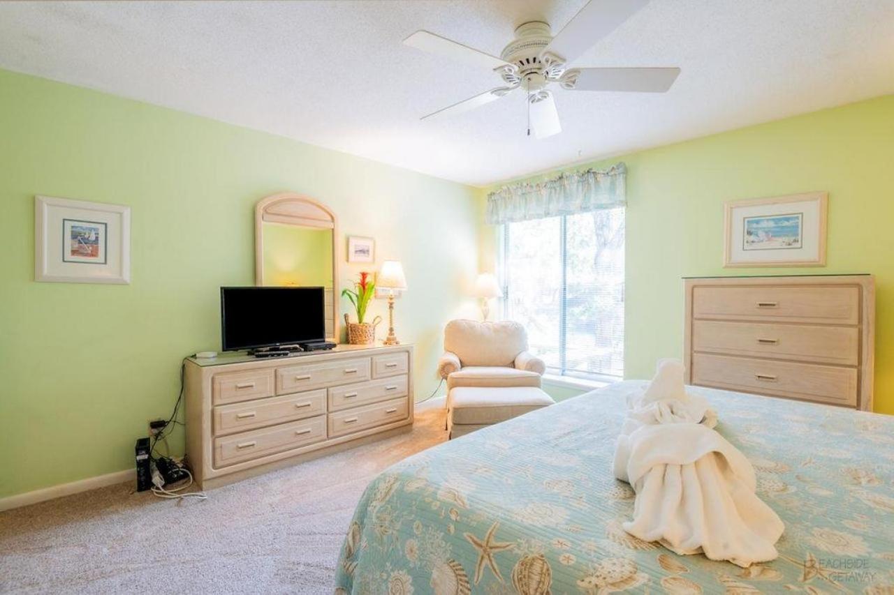 1582 Lagoon *