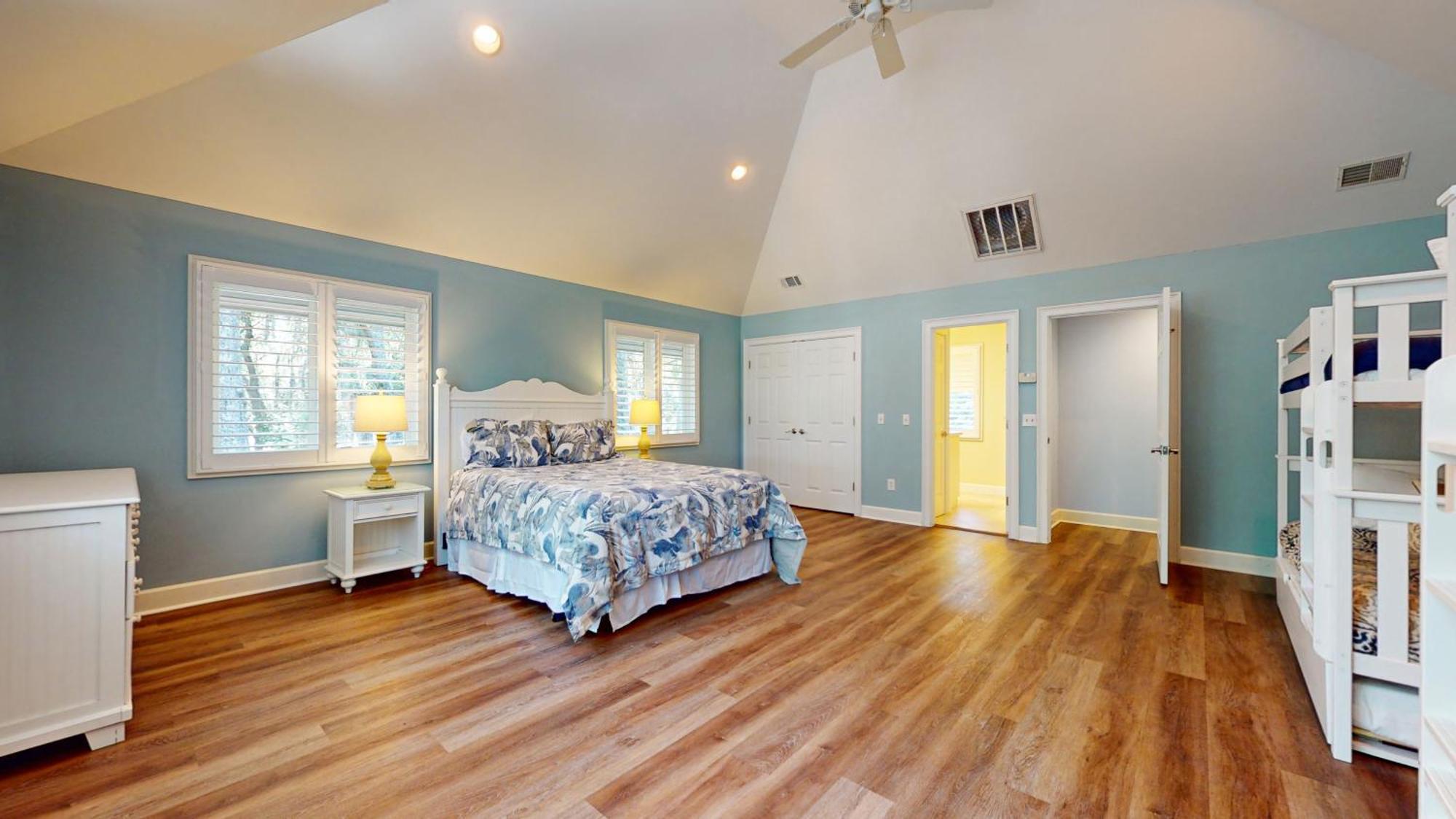 1 Troon Dr