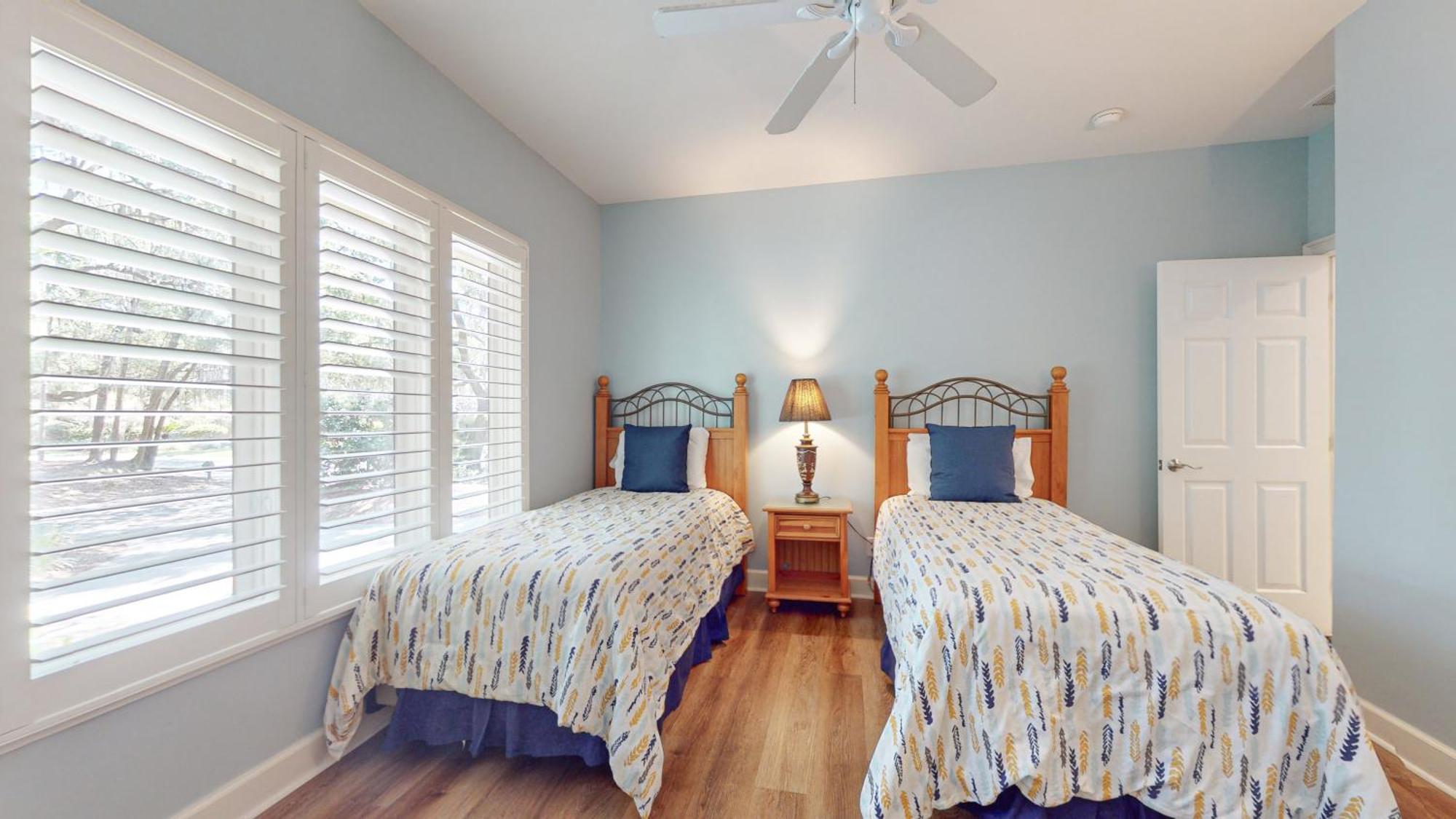 1 Troon Dr