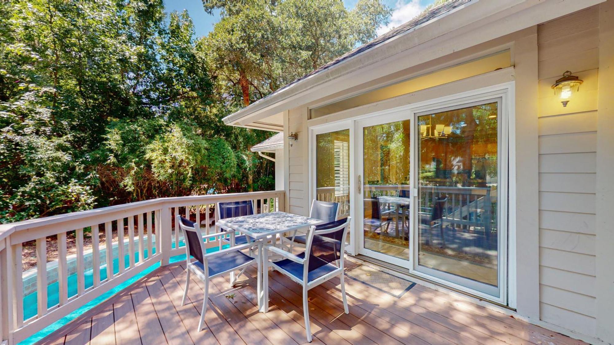 1 Troon Dr