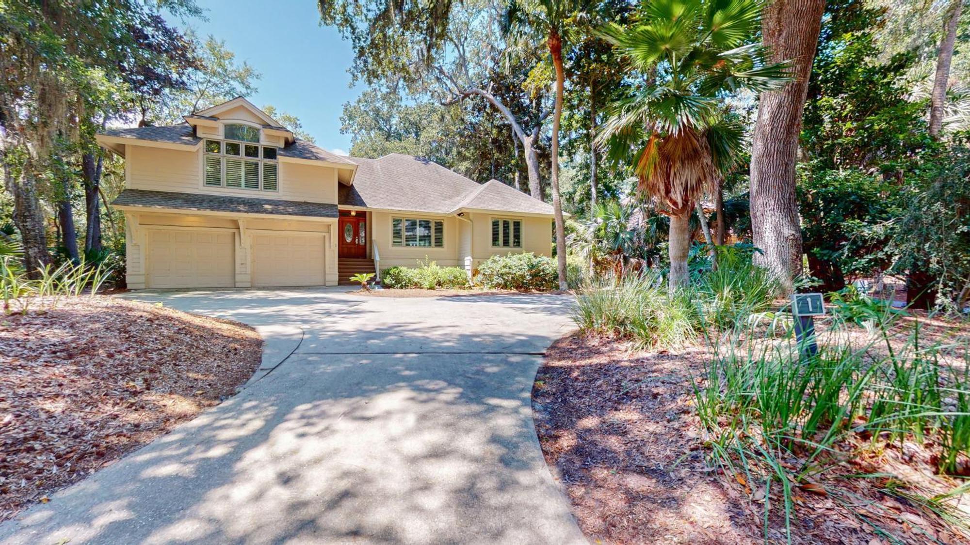 1 Troon Dr