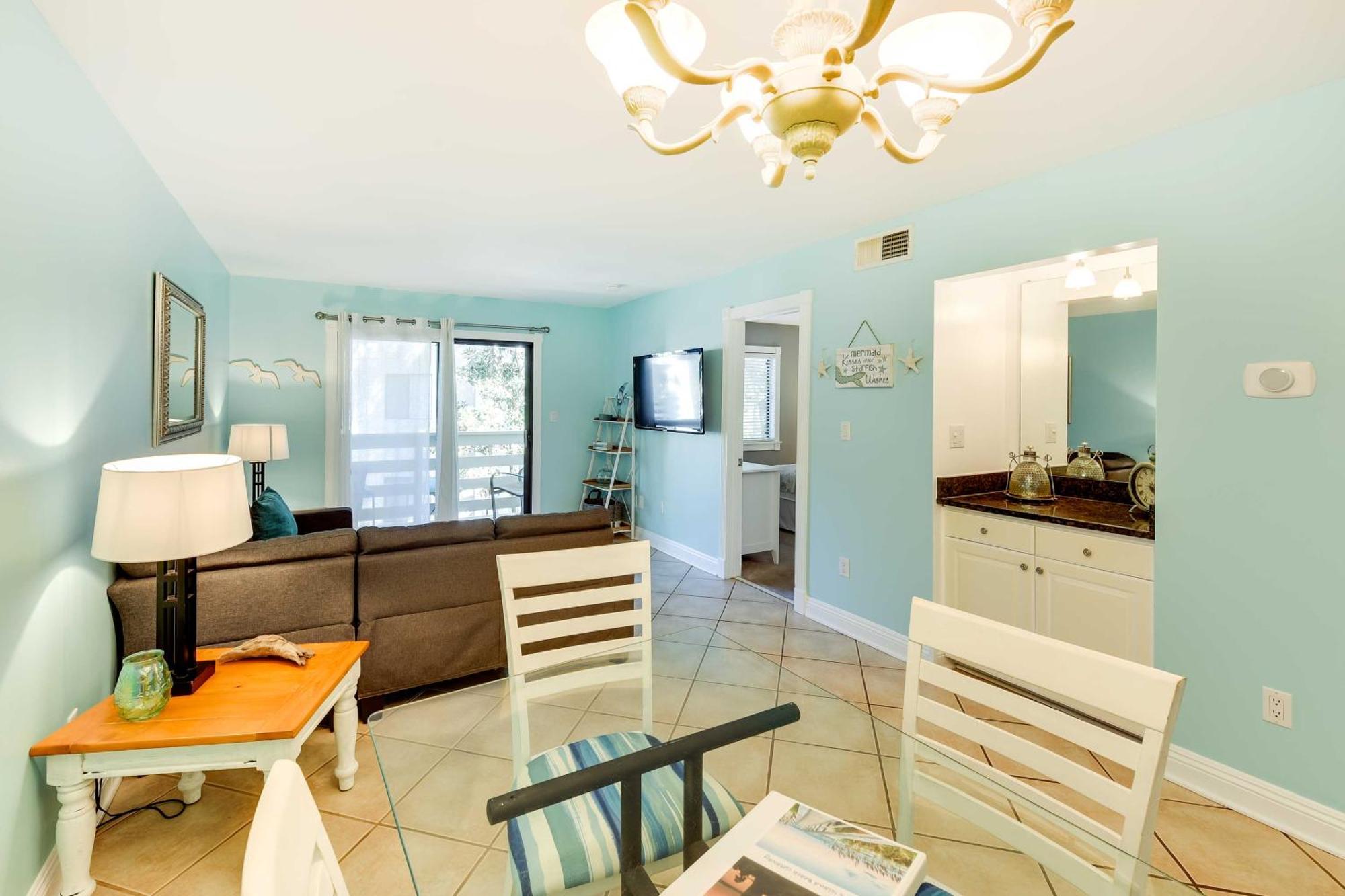 Apartment Hilton Head Pool Deck Access, Walk To *