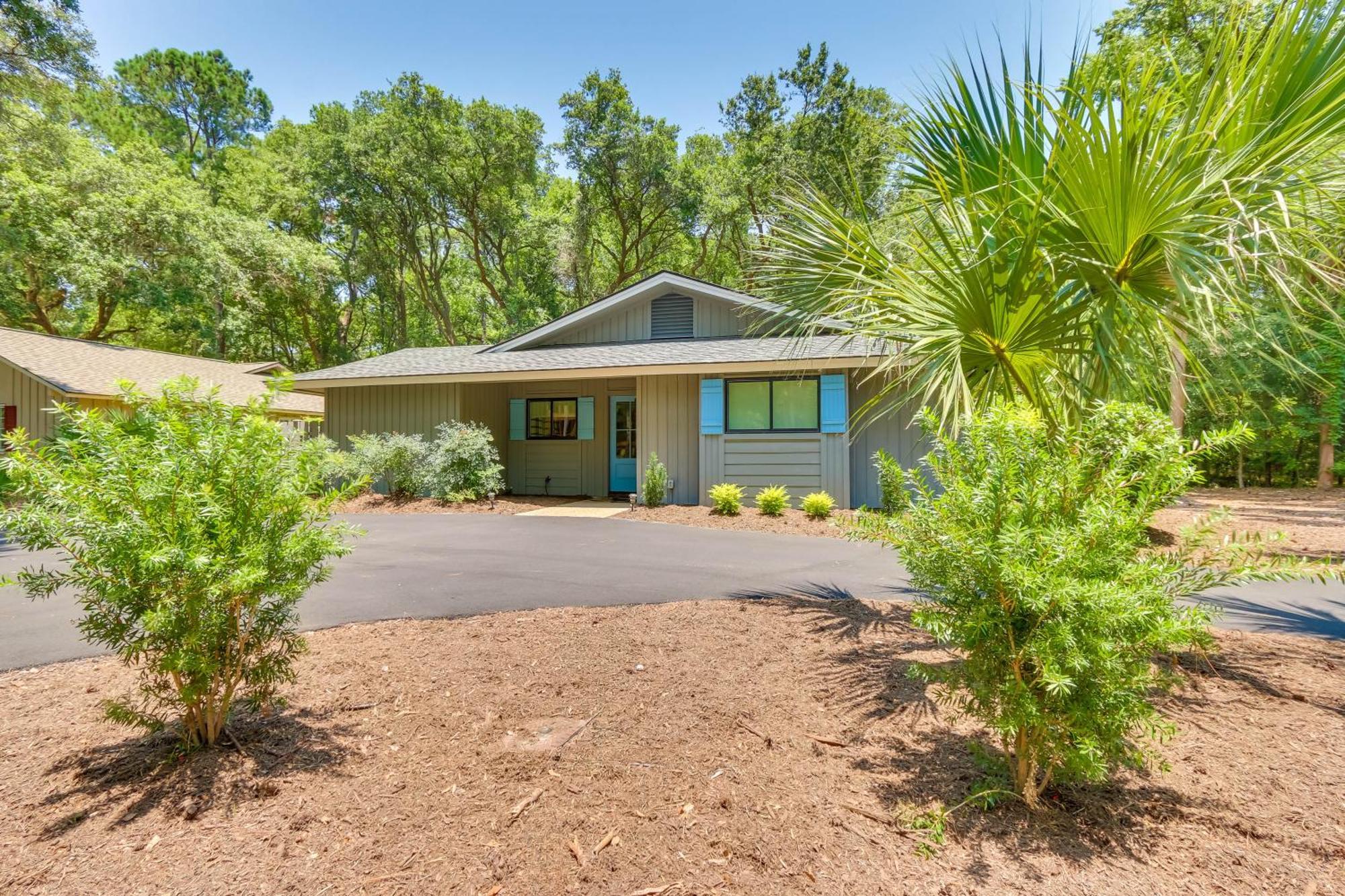 Holiday home Updated With Patio *