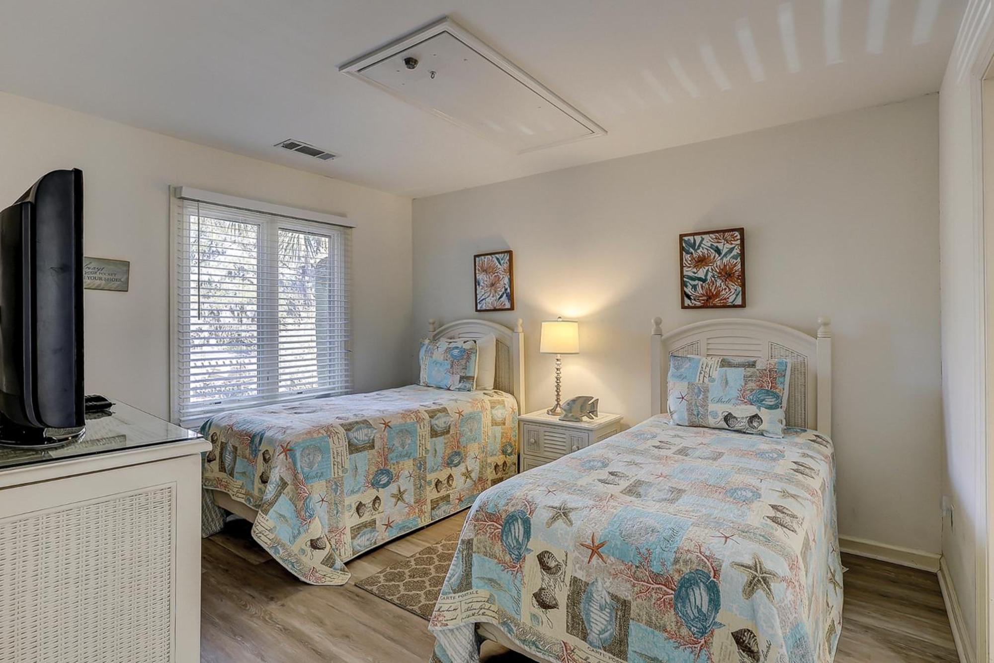 Villa Colonnade Club 206