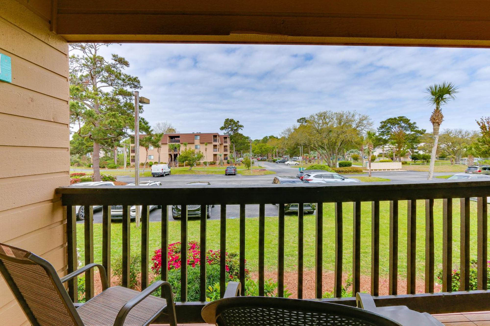 Hilton Head With Deck - Walk To And Pool! * Hilton Head Island