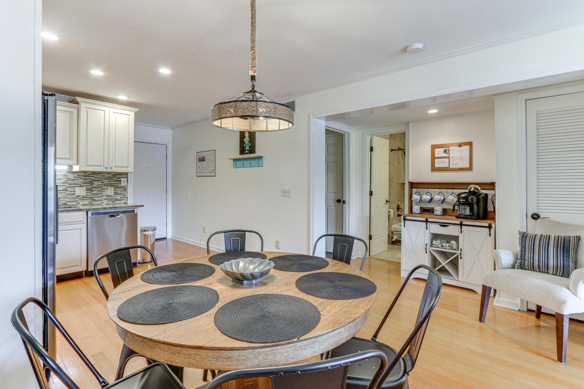 Hilton Head With Deck - Walk To And Pool! * Hilton Head Island