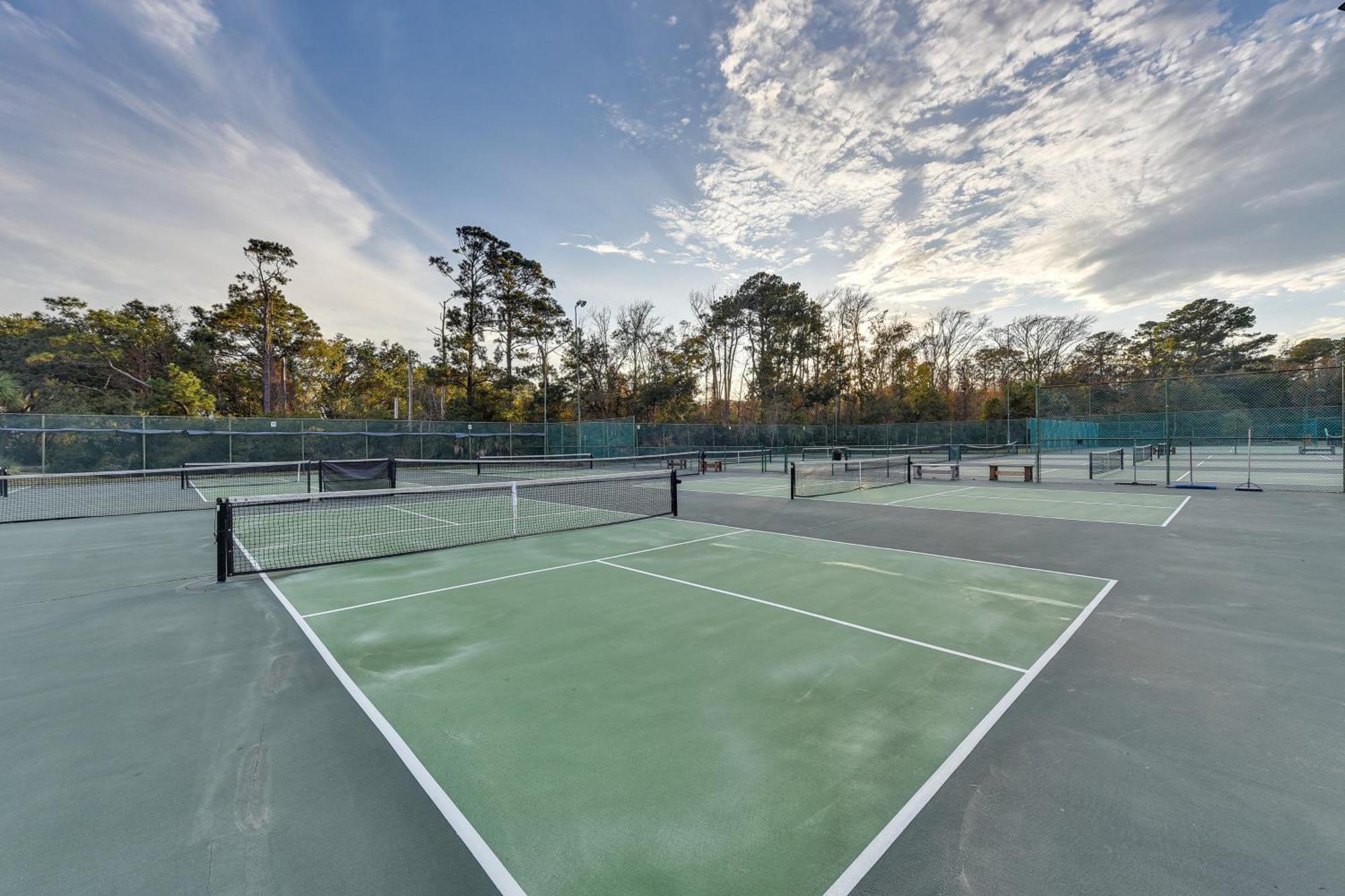 Hilton Head With Deck - Walk To And Pool! * Hilton Head Island