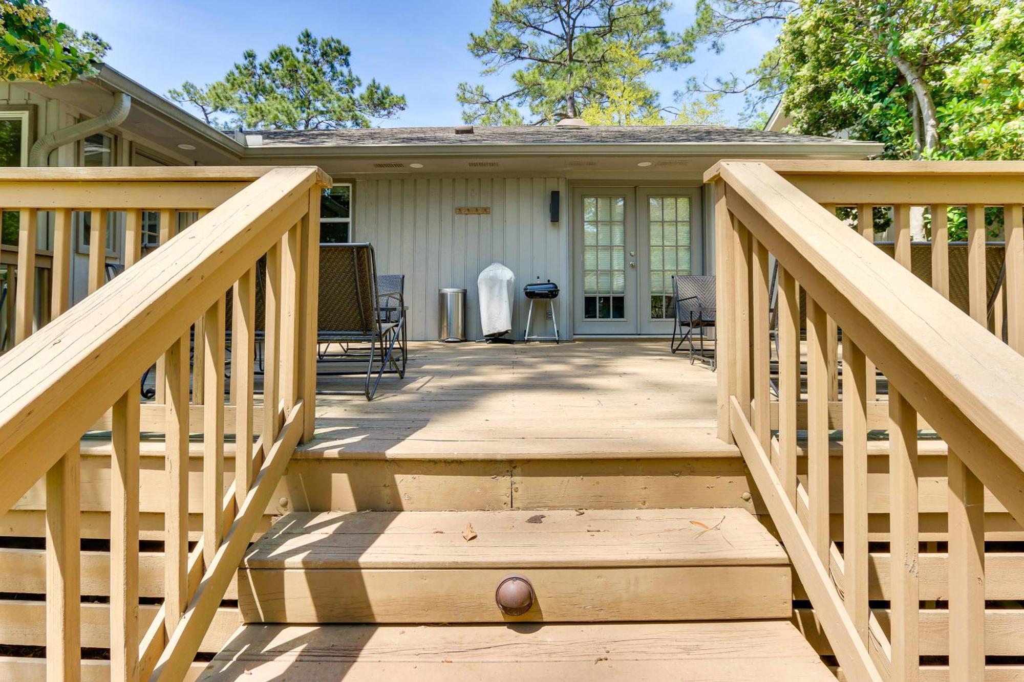 Sea Pines Escape With Deck About 2 Mi To Beach! Holiday home *