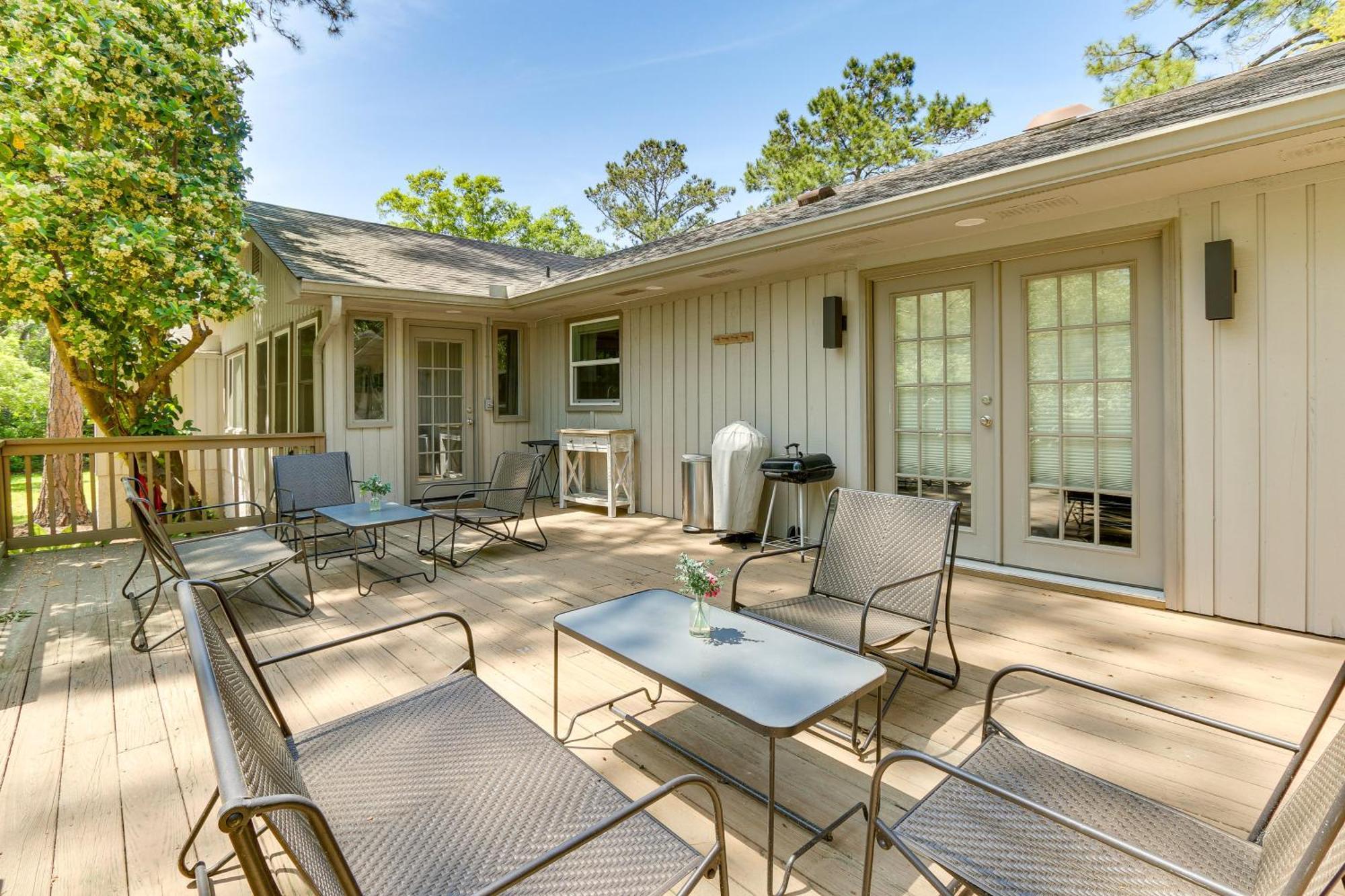 Holiday home Sea Pines Escape With Deck About 2 Mi To Beach! *