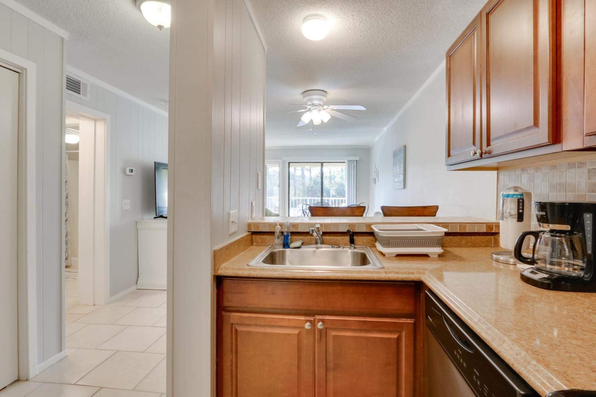 Apartment Bright And Beachy Getaway On Hilton Head Island!