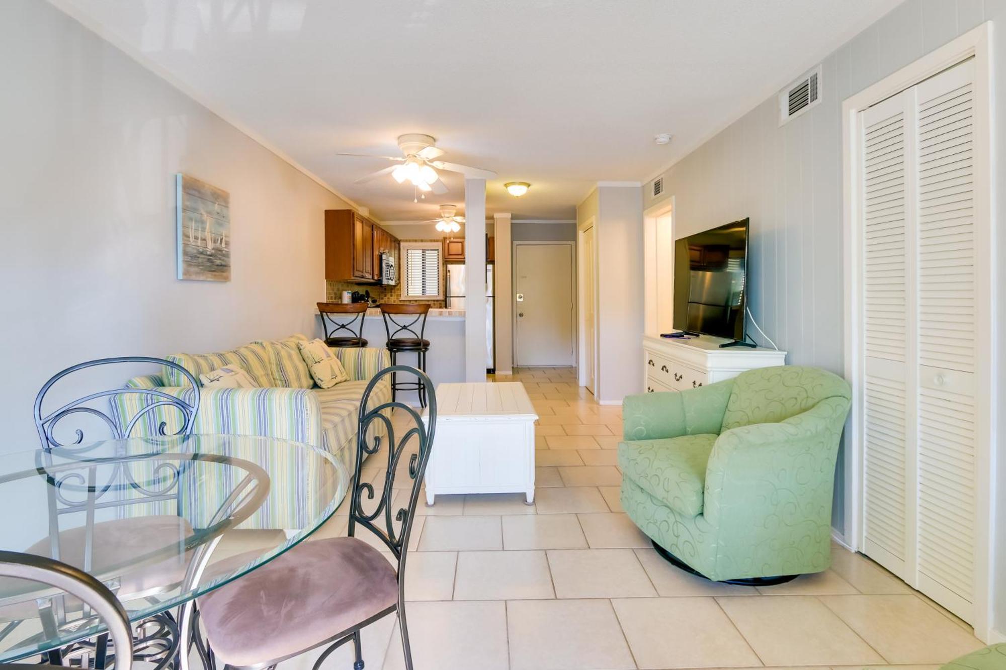 Bright And Beachy Getaway On Hilton Head Island!