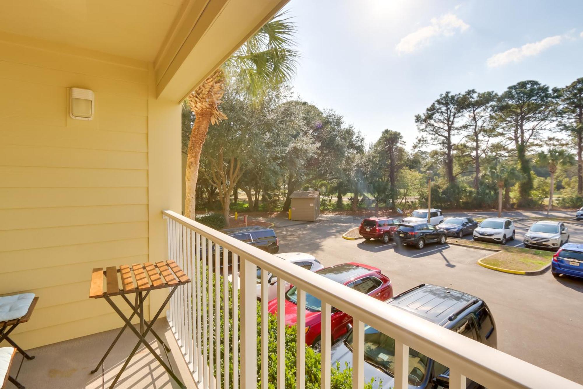 Apartment Bright And Beachy Getaway On Hilton Head Island!