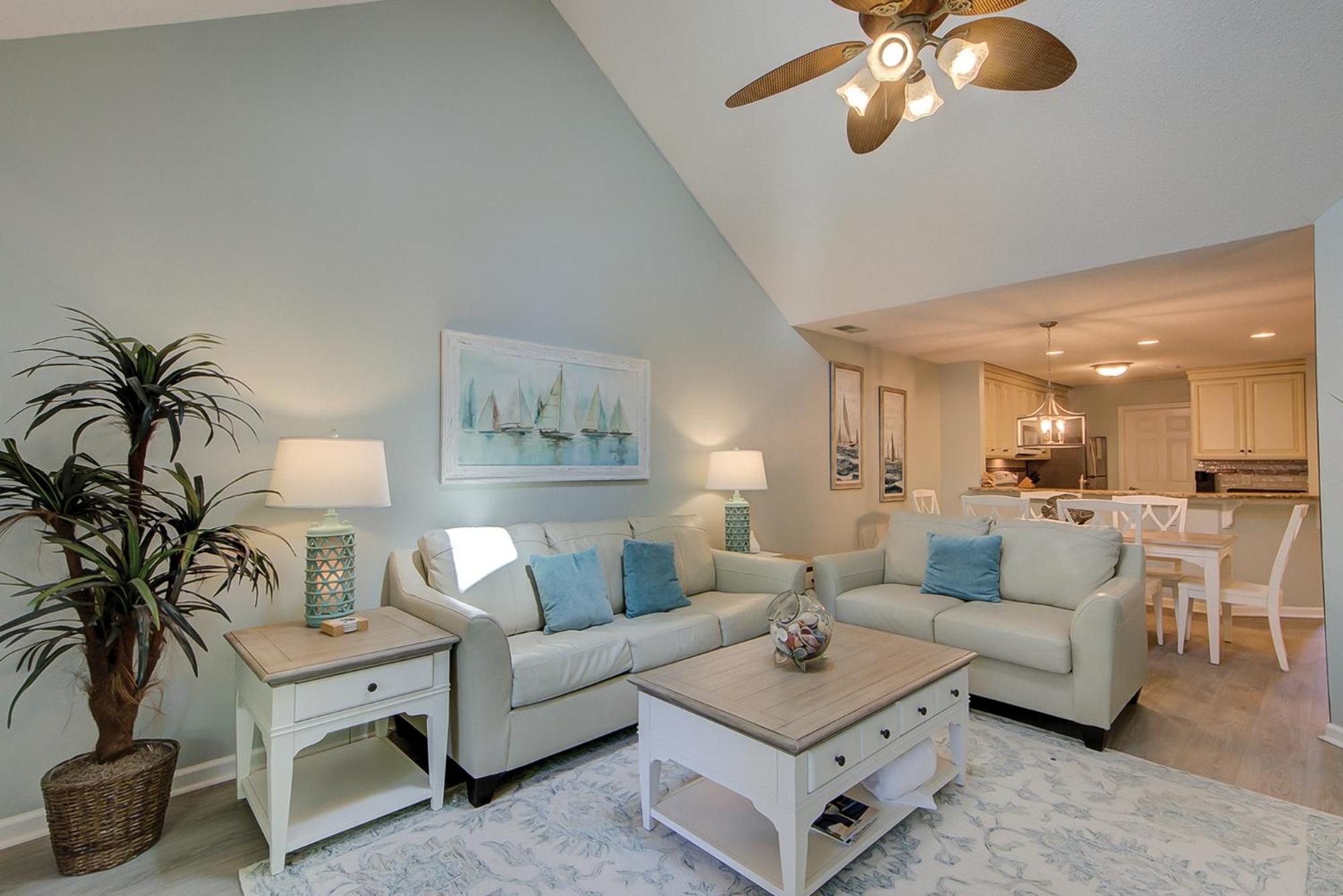 Villa Colonnade Club 146