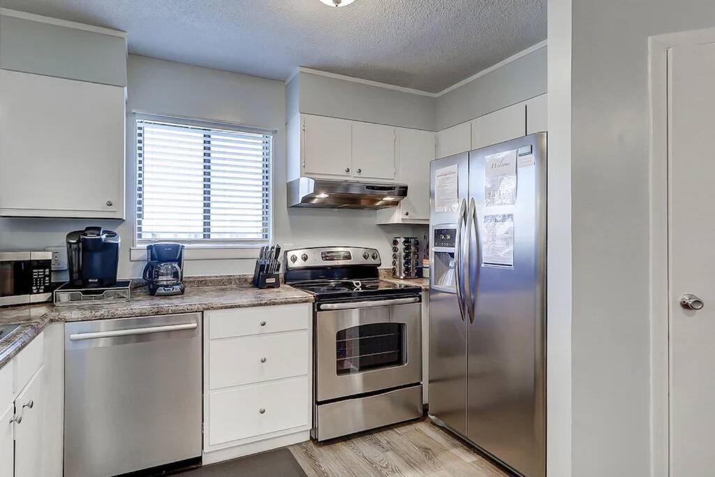 Breeze- 2 Bedroom Pools, Hot Tub, Tennis, Apartment Hilton Head Island
