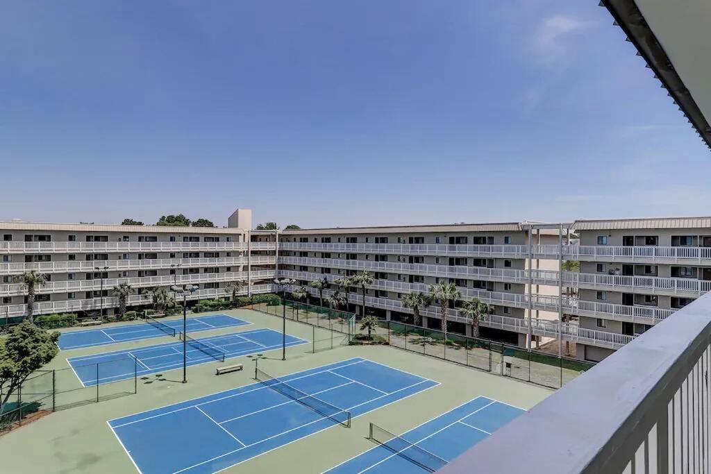 Breeze- 2 Bedroom Pools, Hot Tub, Tennis, Hilton Head Island