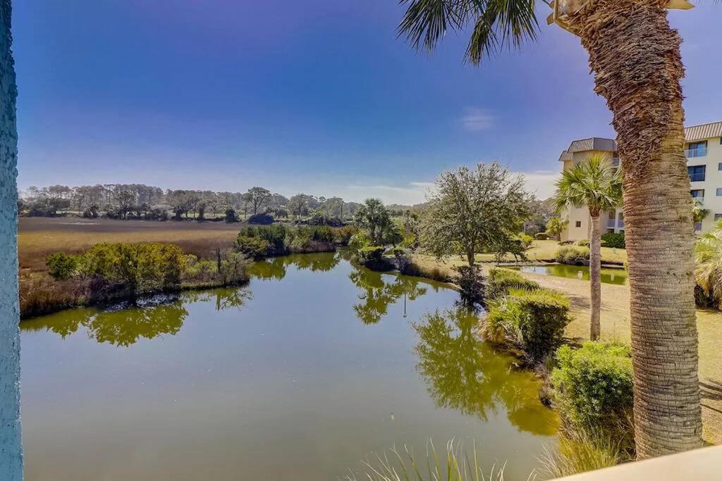 Breeze- 2 Bedroom Pools, Hot Tub, Tennis, Apartment *