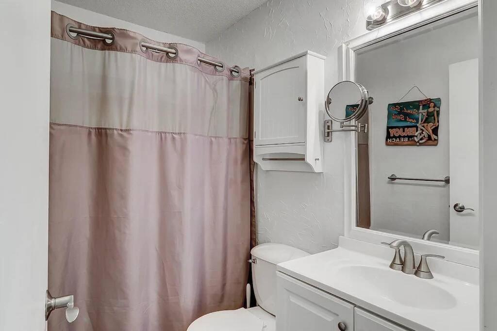 Apartment Breeze- 2 Bedroom Pools, Hot Tub, Tennis,