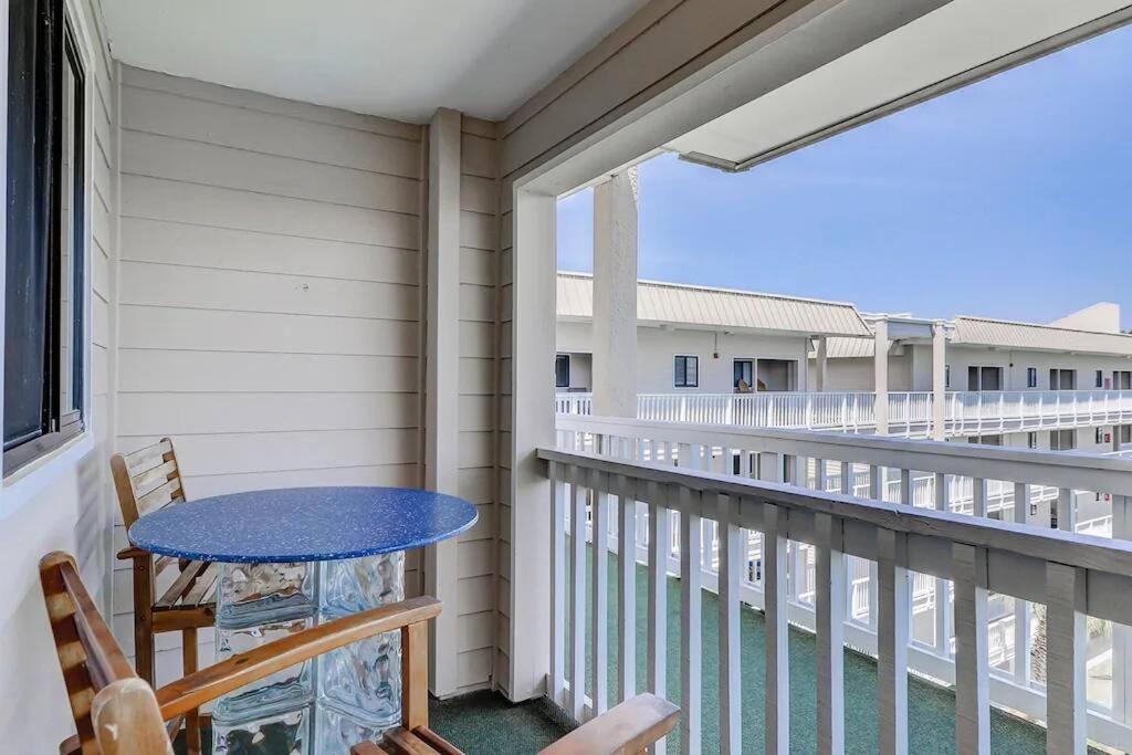 Breeze- 2 Bedroom Pools, Hot Tub, Tennis, *