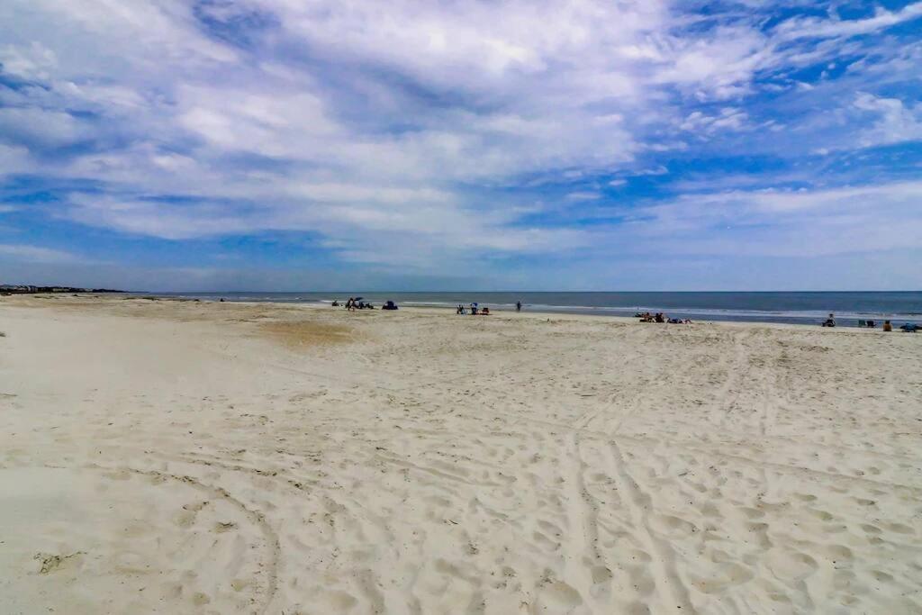 Breeze- 2 Bedroom Pools, Hot Tub, Tennis, Hilton Head Island