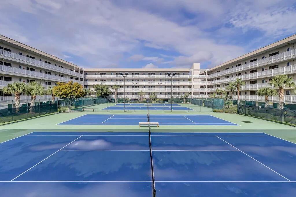 Breeze- 2 Bedroom Pools, Hot Tub, Tennis, Apartment