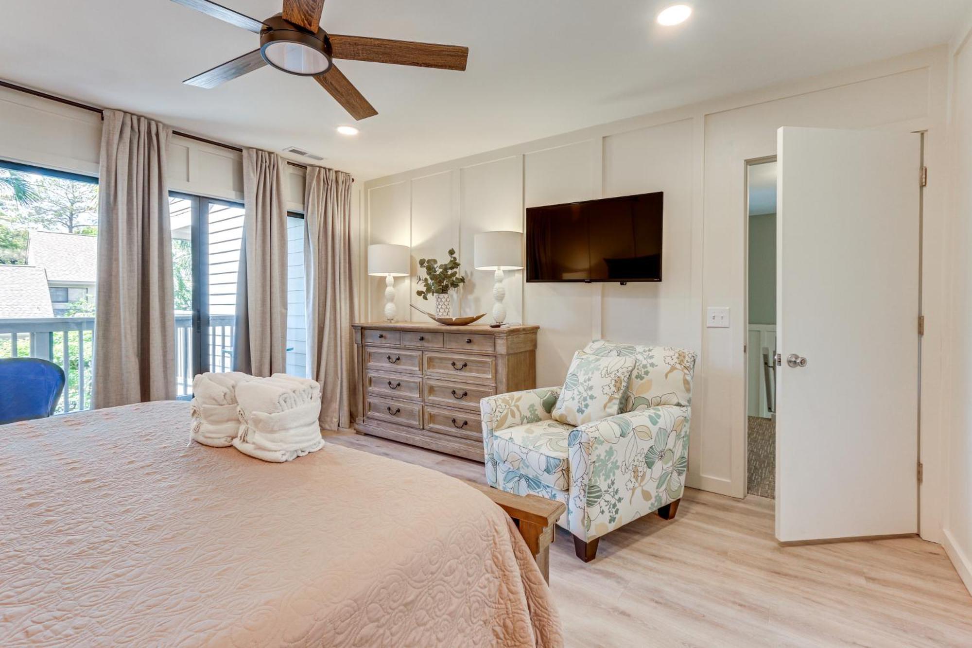 Holiday home Modern Hilton Head Retreat Walk To And Golf! *