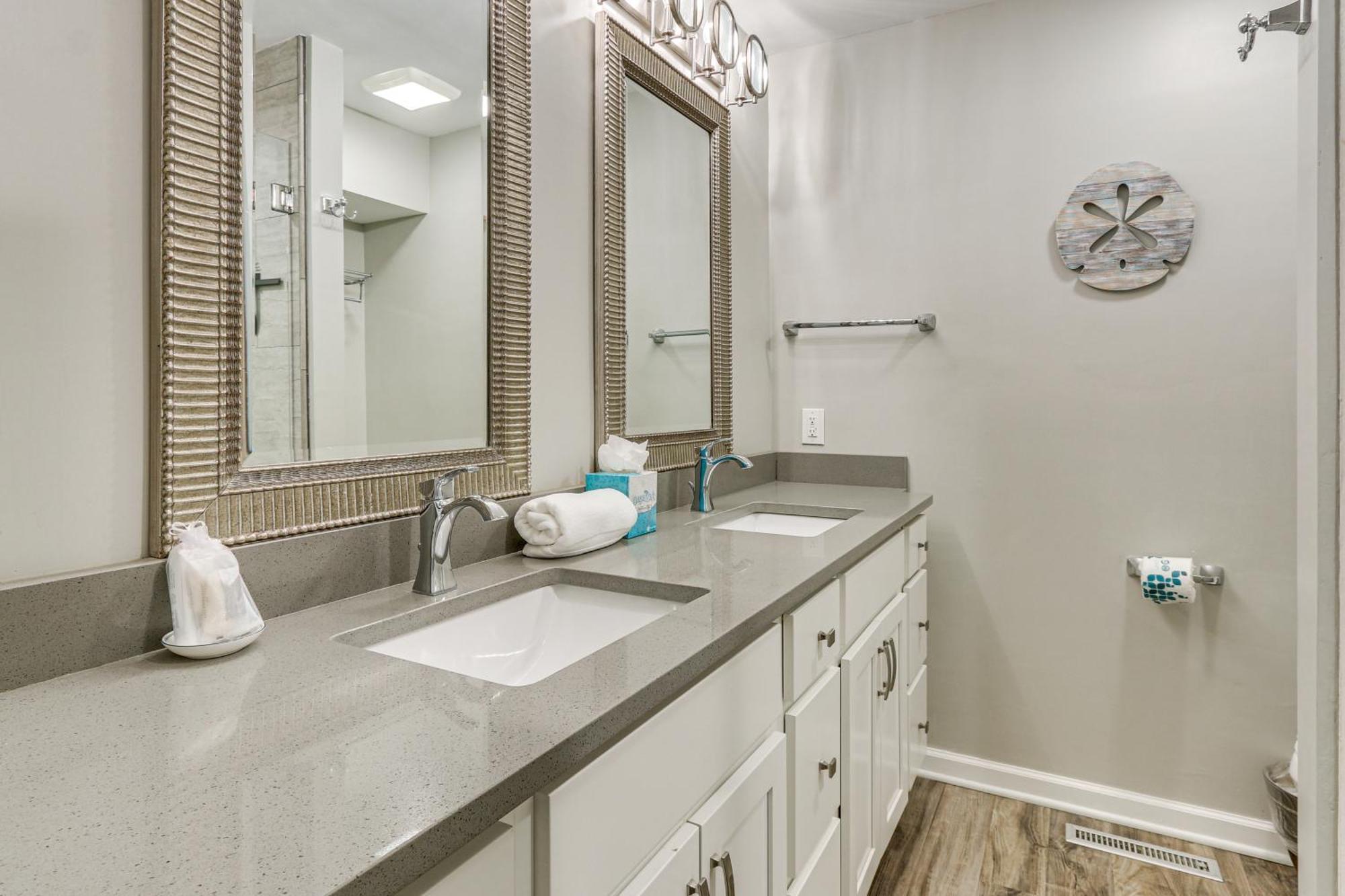 Modern Hilton Head Retreat Walk To And Golf! Holiday home Hilton Head Island