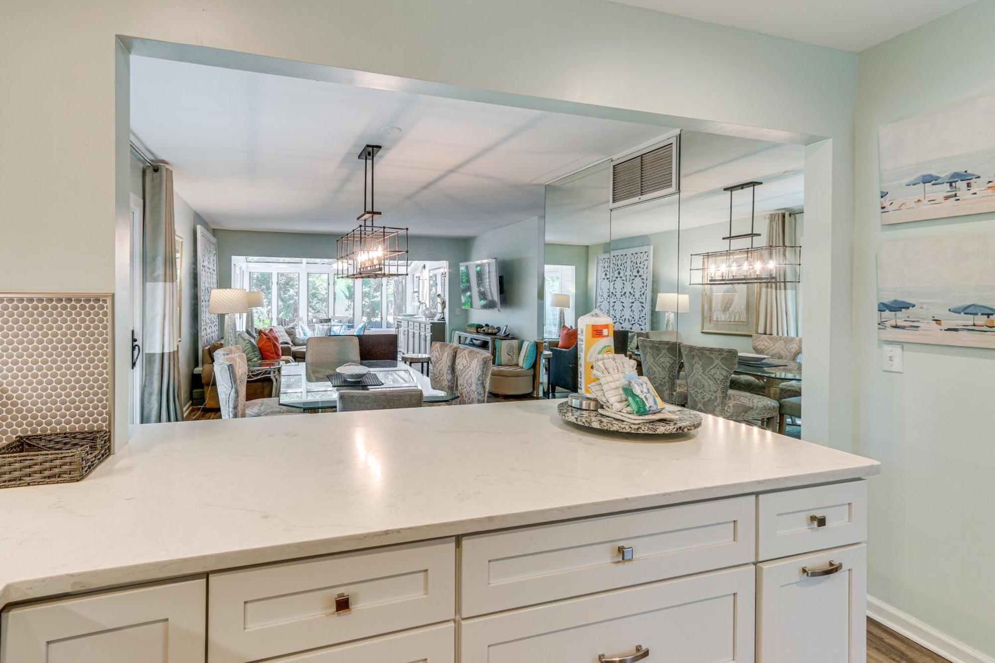 Modern Hilton Head Retreat Walk To And Golf!