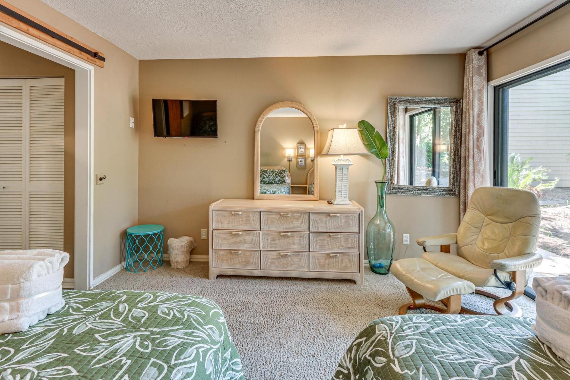 Holiday home Modern Hilton Head Retreat Walk To And Golf! *