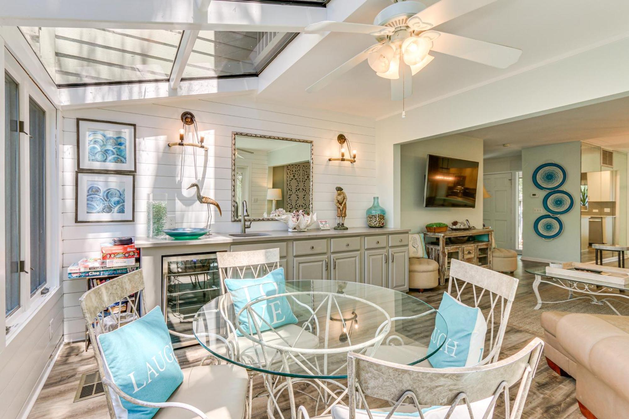Modern Hilton Head Retreat Walk To And Golf! Hilton Head Island
