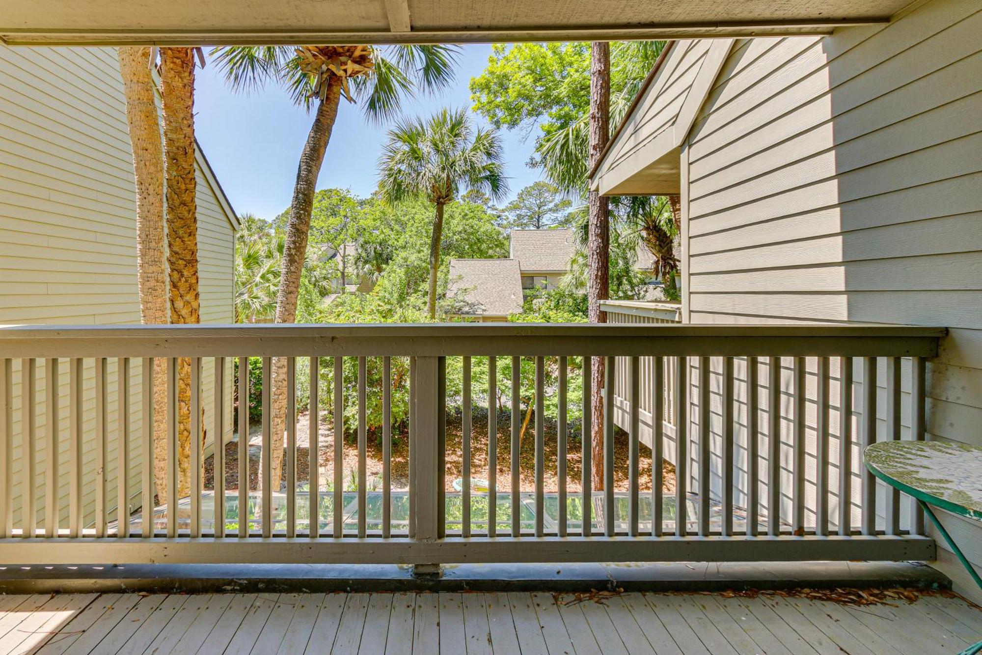 Modern Hilton Head Retreat Walk To And Golf! Holiday home
