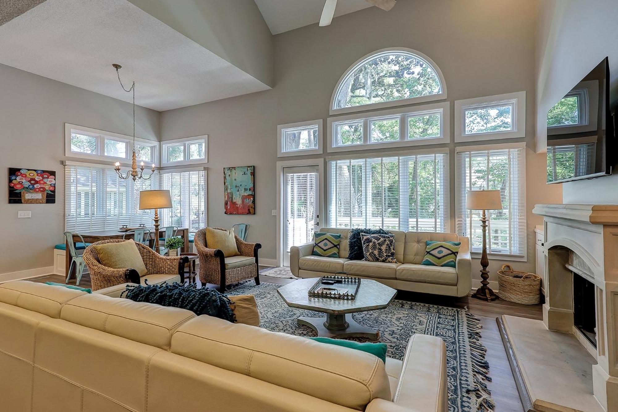 Huntington 7622 Villa