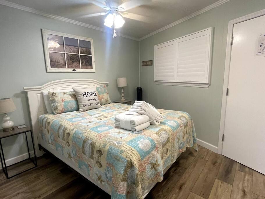 Sandy Feet Retreat-new Shower-steps To The Ocean Apartment *