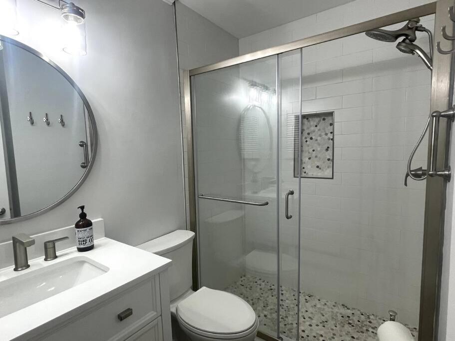 Sandy Feet Retreat-new Shower-steps To The Ocean * Hilton Head Island