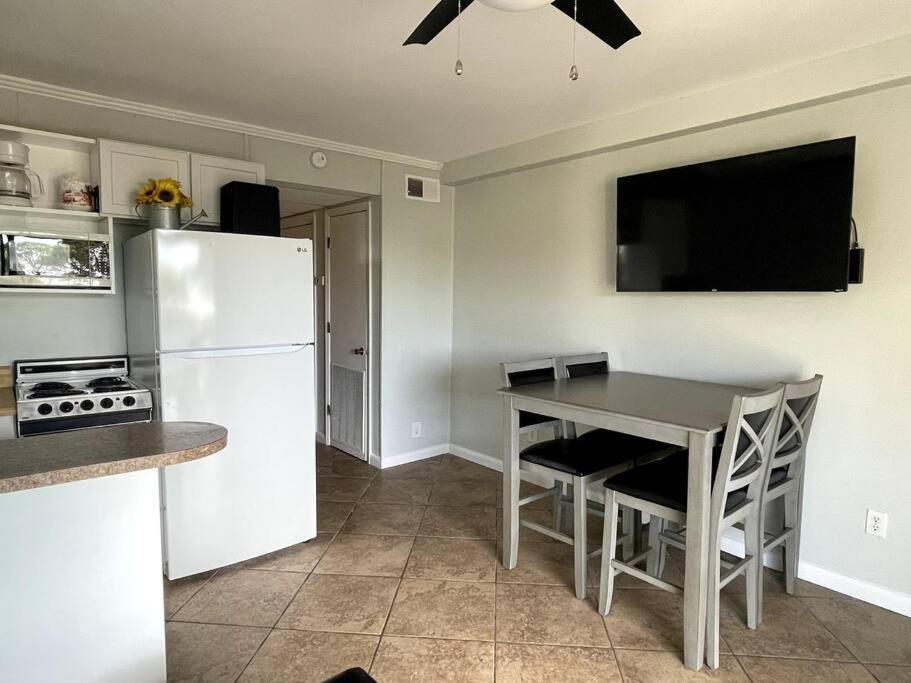 Apartment Gone Coastal! 2 From Oceanfront! Air! Hilton Head Island