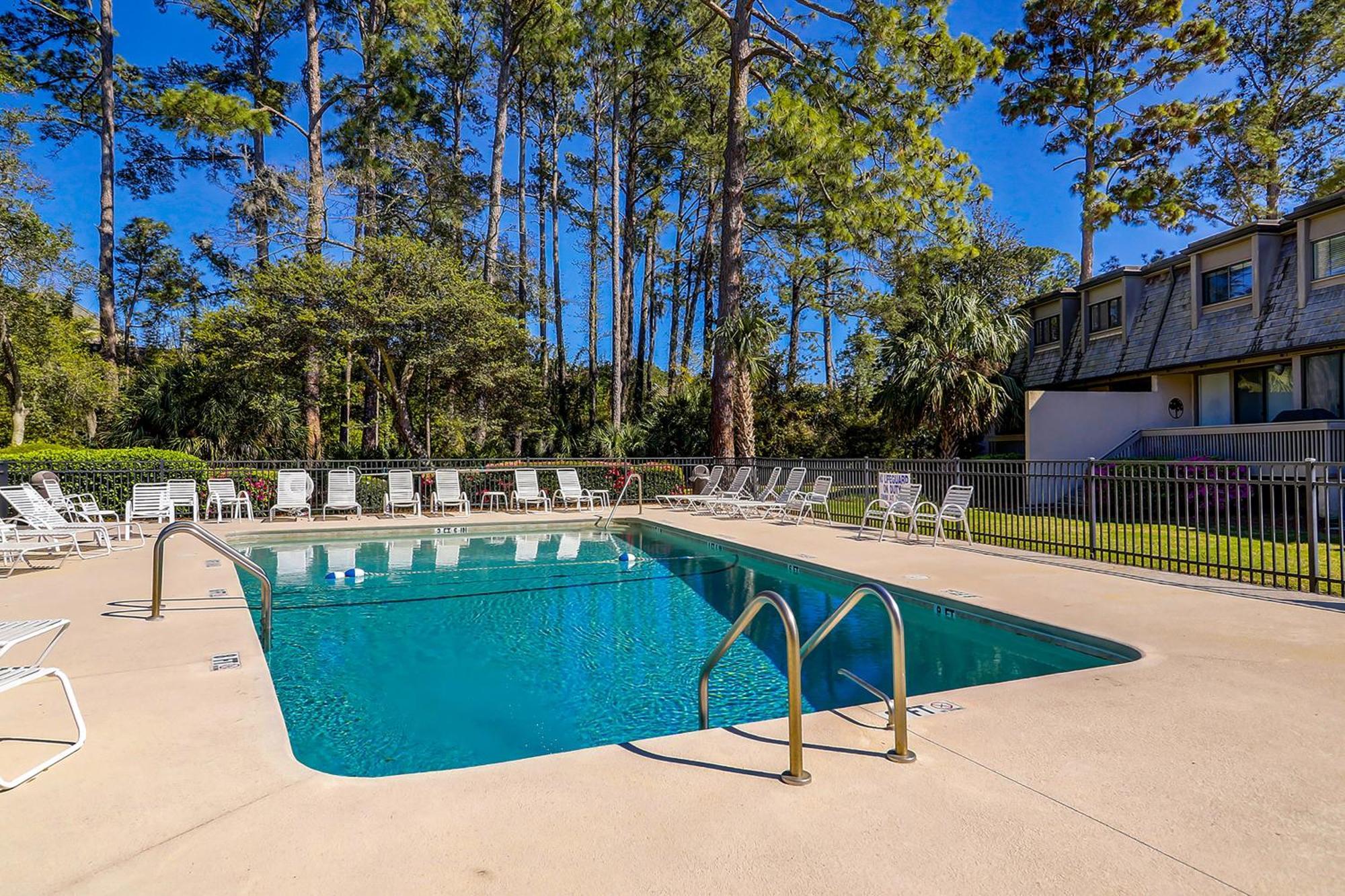 Harbour Town Club 1253 Apartment