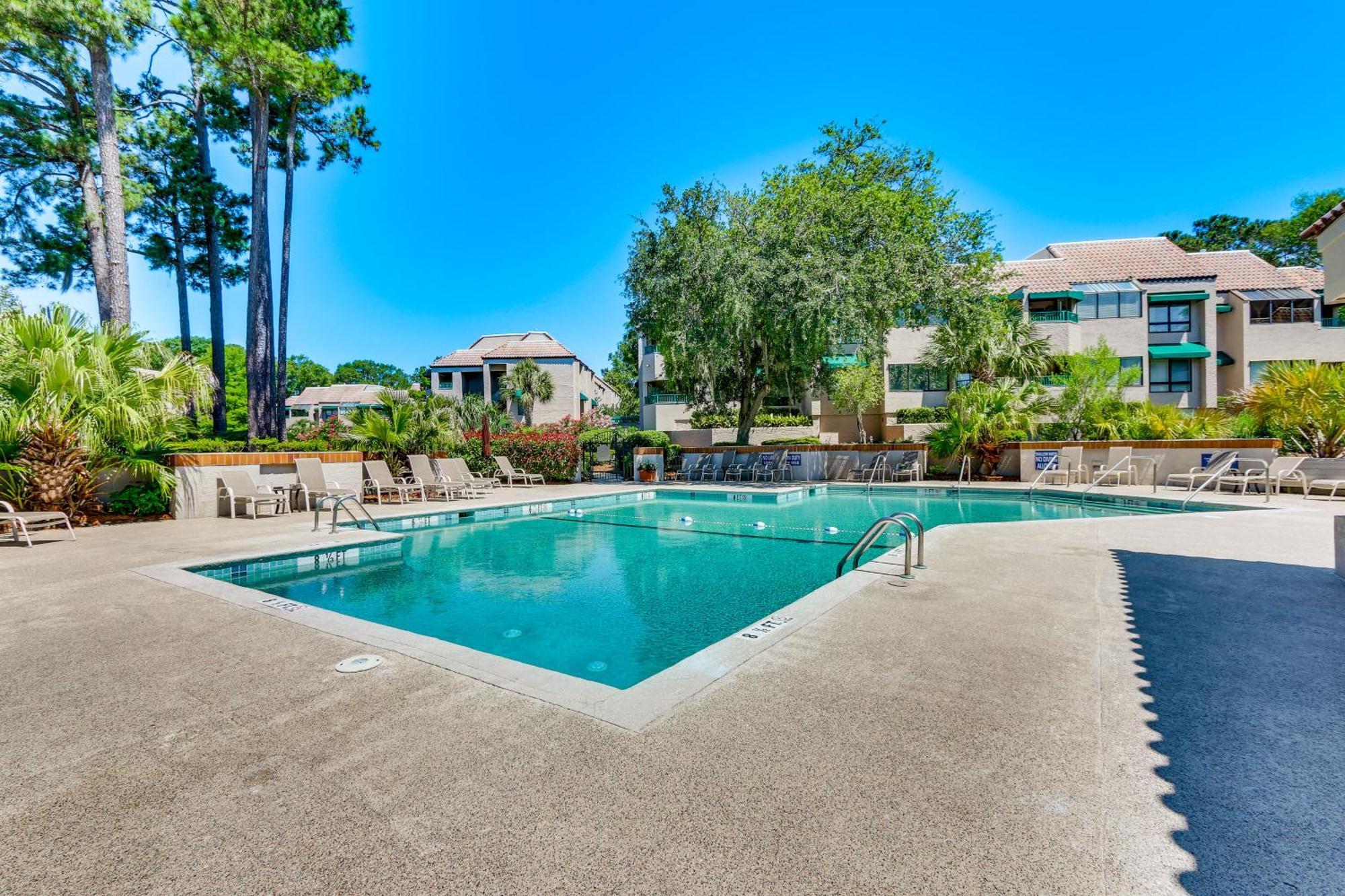 2 Mi To Dog-friendly Hilton Head Condo! *