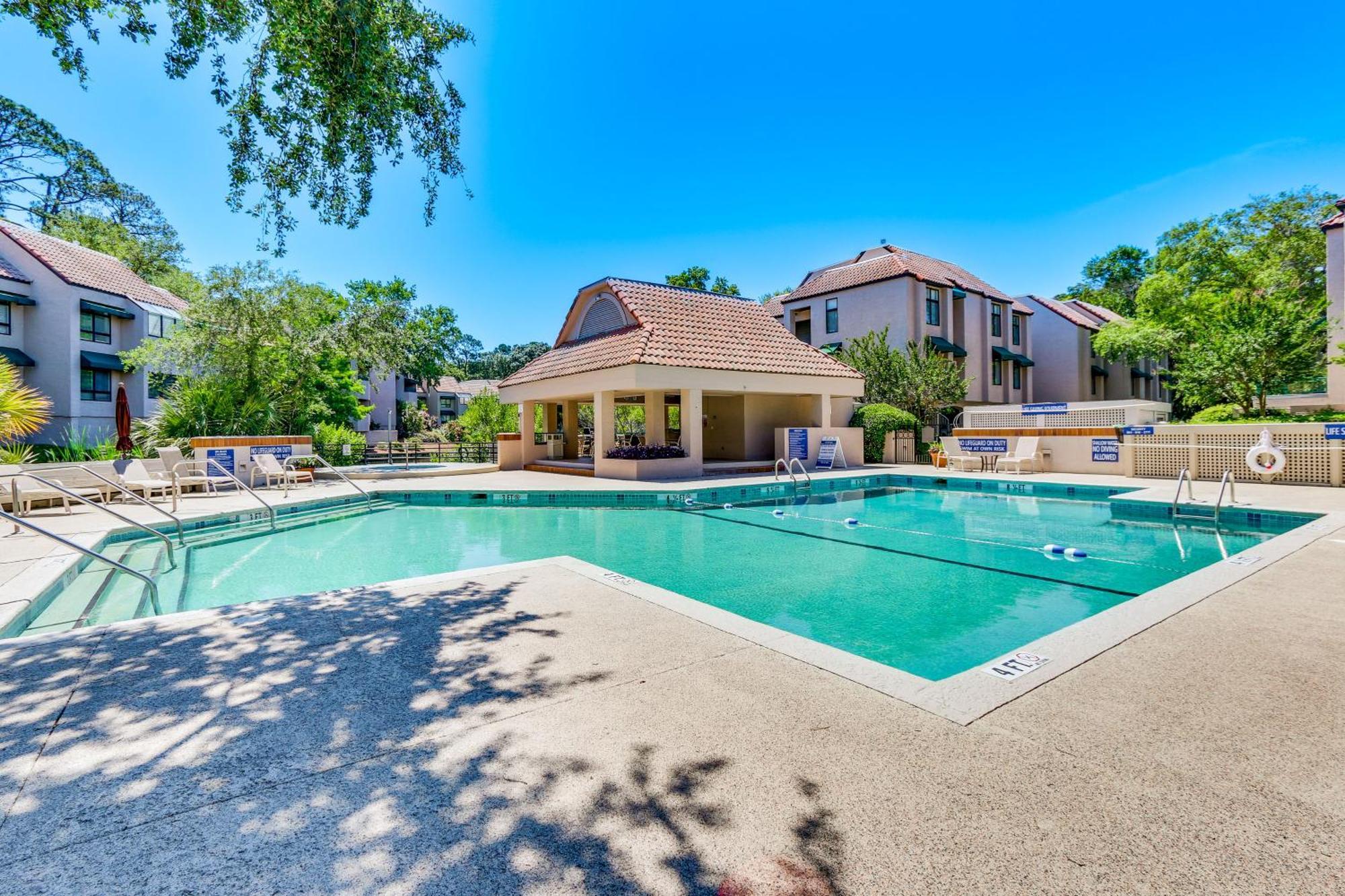 2 Mi To Dog-friendly Hilton Head Condo! Apartment