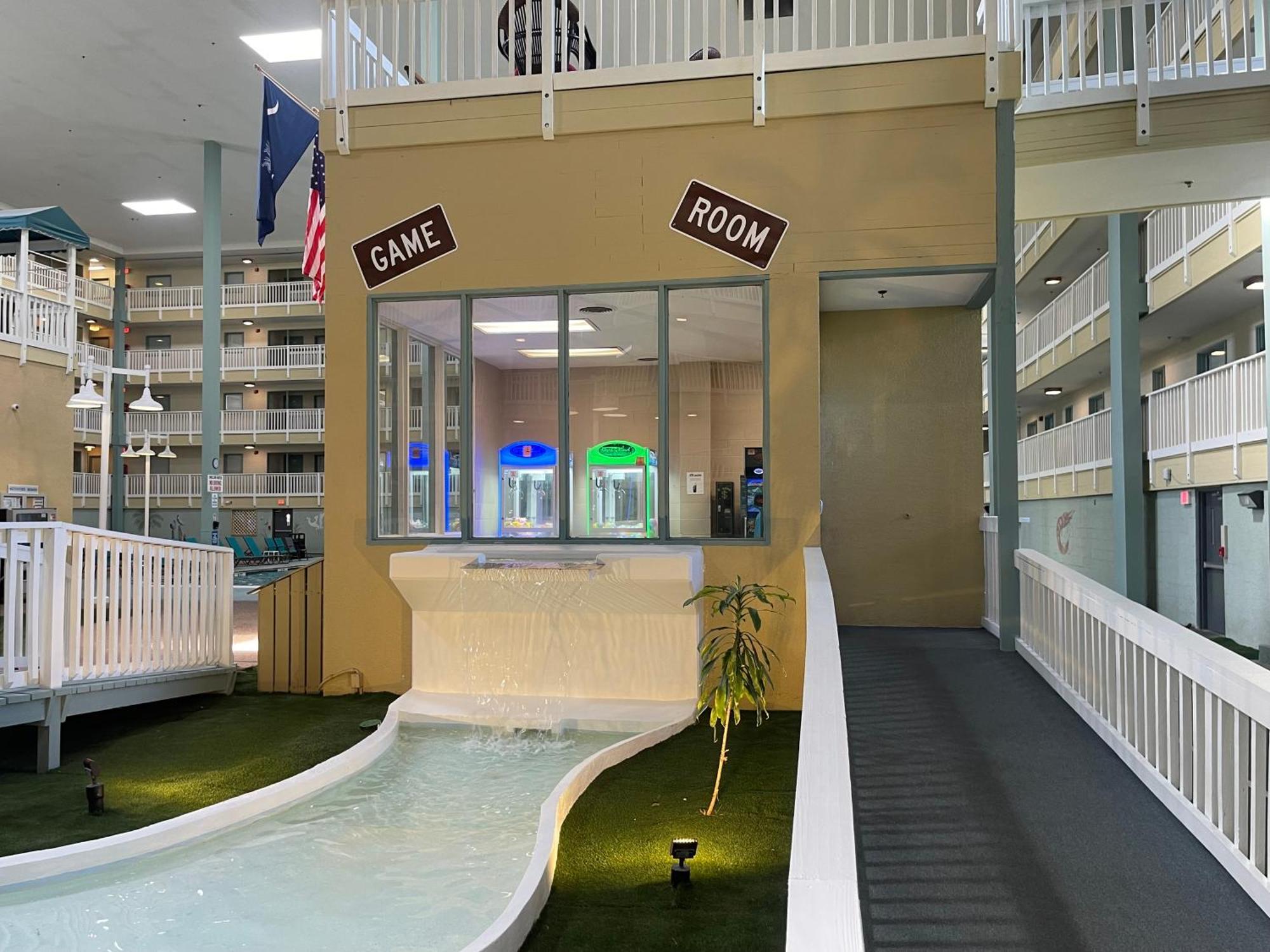 Apartment Breeze- 2 Bedroom Pools, Hot Tub, Tennis, Hilton Head Island