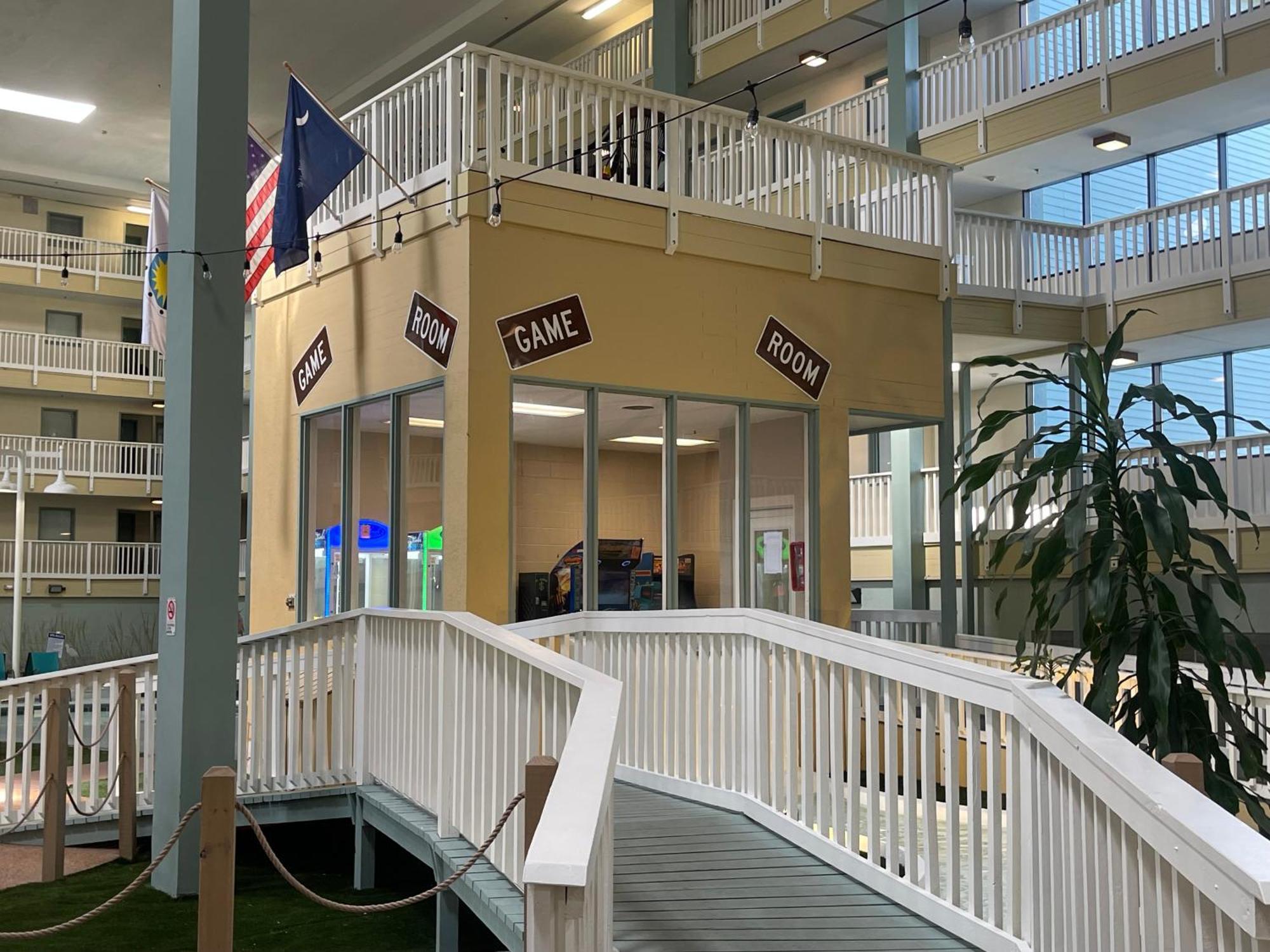 Breeze- 2 Bedroom Pools, Hot Tub, Tennis, * Hilton Head Island