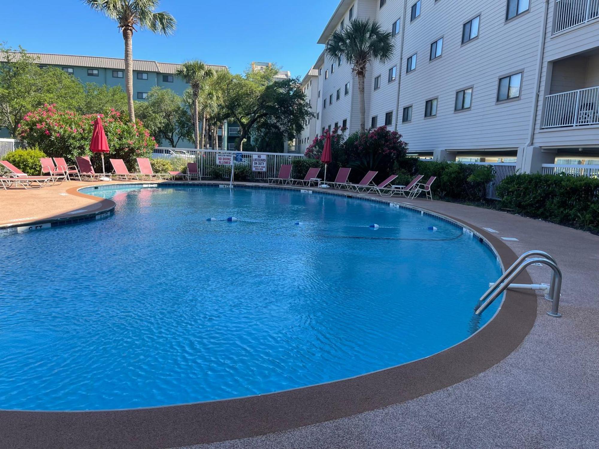 Apartment Breeze- 2 Bedroom Pools, Hot Tub, Tennis, Hilton Head Island
