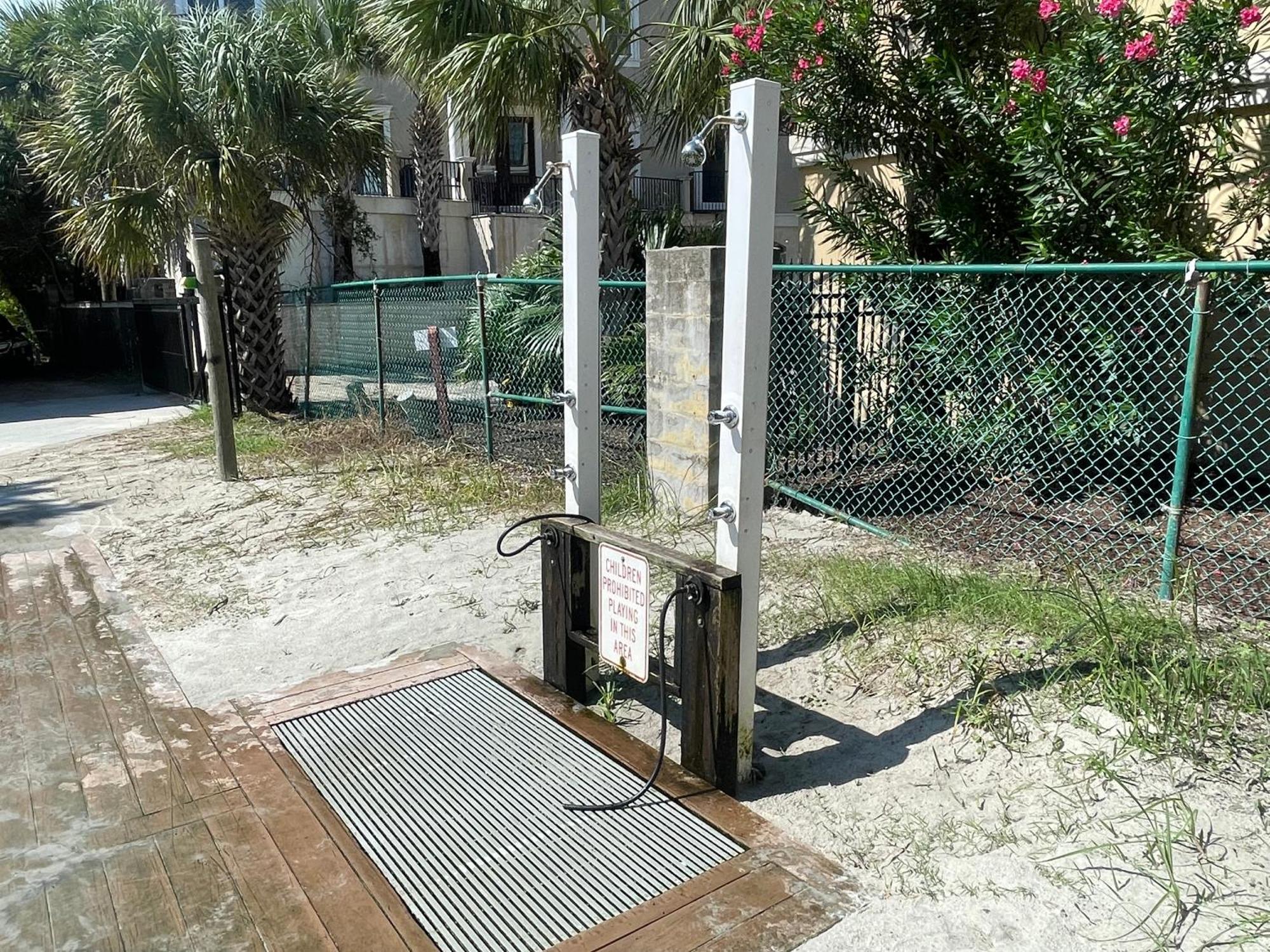 Breeze- 2 Bedroom Pools, Hot Tub, Tennis, Apartment