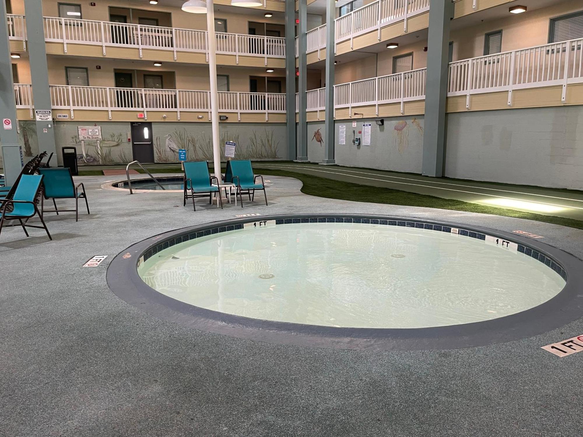 Apartment Breeze- 2 Bedroom Pools, Hot Tub, Tennis, Hilton Head Island