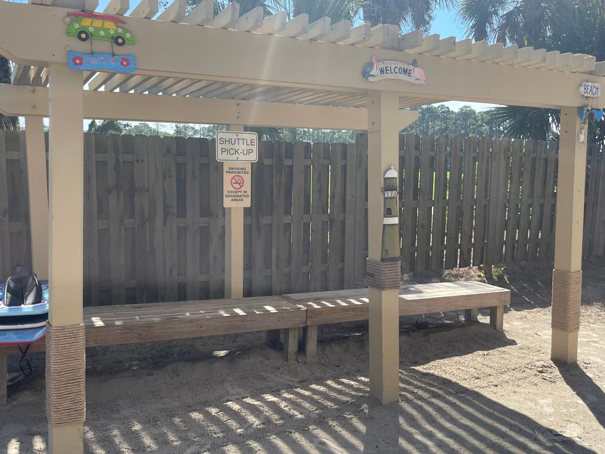 Apartment Breeze- 2 Bedroom Pools, Hot Tub, Tennis, *