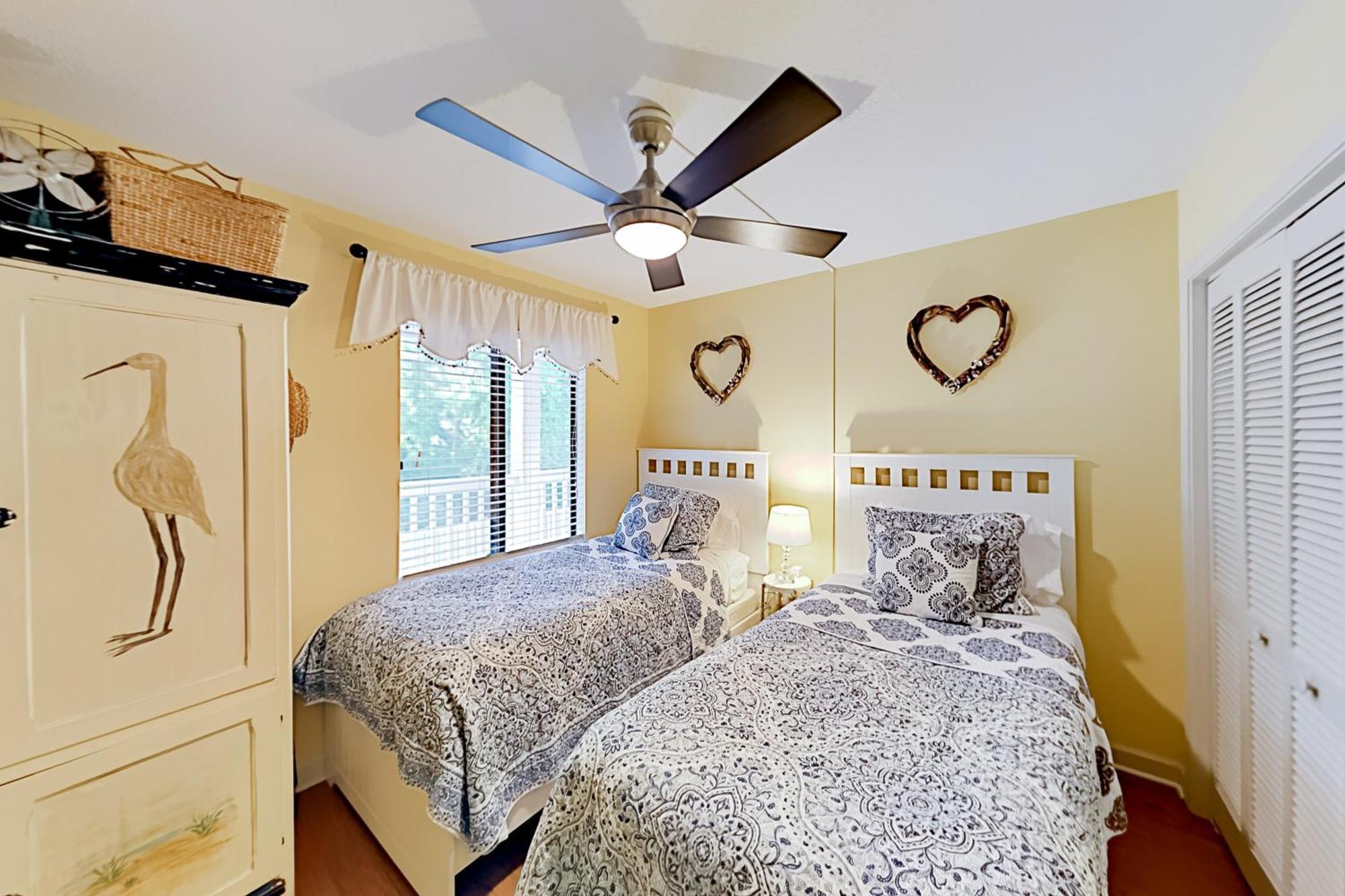 Apartment On Port Royal Sound Iii